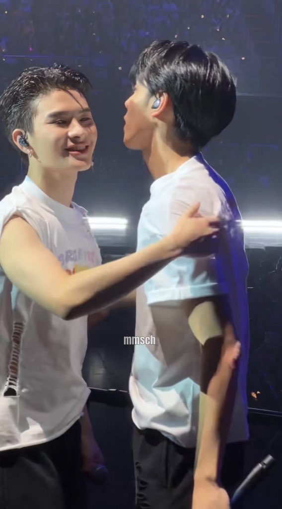 _sirilak_29's tweet photo. ฮรืออ เขินสายตาม้ากกมากก อบอุ่นทิ่สุด ยกให้ขึ้นหิ้งเรยย😭😭😭 มีน้ามมตาจำนวนมากก ㅜㅜㅜㅜ น่ารักกกันจังเยยอ้วรร จั๋น♥️ภีมไทย sososo much! 🪽★ ★ ★ 🚰 ⩊🚰 

#PEEMWASU #THAlchayanon
#BUS_LIGHTASONE_D2 https://t.co/wdeWhTWwLU