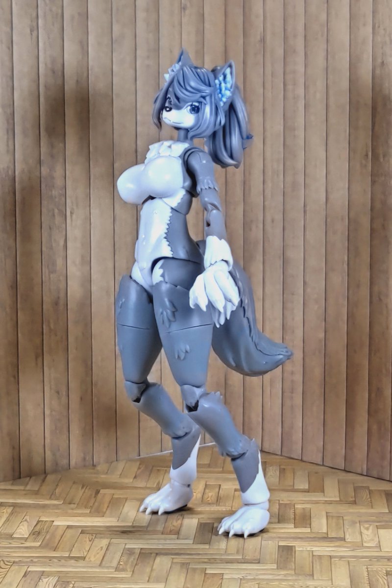 tarouchanchoco's tweet photo. けもプラのハイイロオオカミさん高ケモで完成
中ケモの手足とオプションの手足はまた今度
で
組みやすいなこの子
肉球のお陰か片足でもバランス取りやすいし上半身も結構捻れたり反らせたりで面白いポーズもとれる
あとは何か着せたいけど···作るか
ソーイングビー見てるし何とかなるでしょ
#けもプラ https://t.co/z9hyLLQbuG