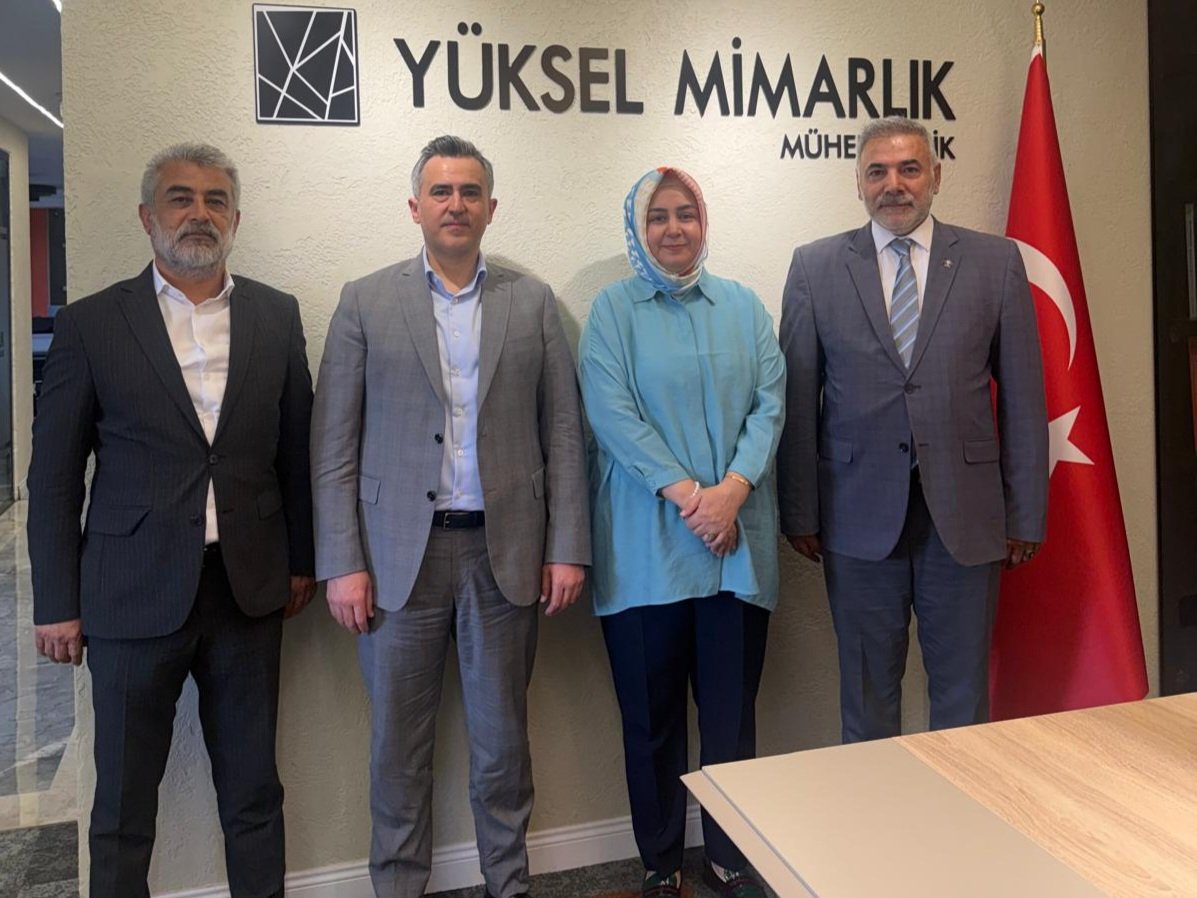 akpartielazig_'s tweet photo. Teşkilat Başkan Yardımcımız Sayın Naim Doğan’ın koordinesinde; Teşkilat Başkanımız Sayın Esat Akdağ ve Yönetim Kurulu Üyemiz Sayın Mesut Çetinkaya, vefa ziyaretleri kapsamında önceki dönem teşkilat mensuplarımızdan Sayın Cihan Telo, Sayın Fatma Yıldırımoğlu, Sayın Ömer Faruk Yüksel, Sayın Leyla Yüksel,  Sayın Fehmi Karabulut, Sayın Mehmet Ercan ve Sayın Ertuğrul Erdem’i ziyaret etti.

Ziyaretlerde teşkilatımızın geçmişten bugüne taşıdığı birlik ve beraberlik anlayışı vurgulanarak istişarelerde bulunuldu. Katkı ve emekleri dolayısıyla kendilerine teşekkür ediyoruz.

@Akparti 
@abuyukgumus