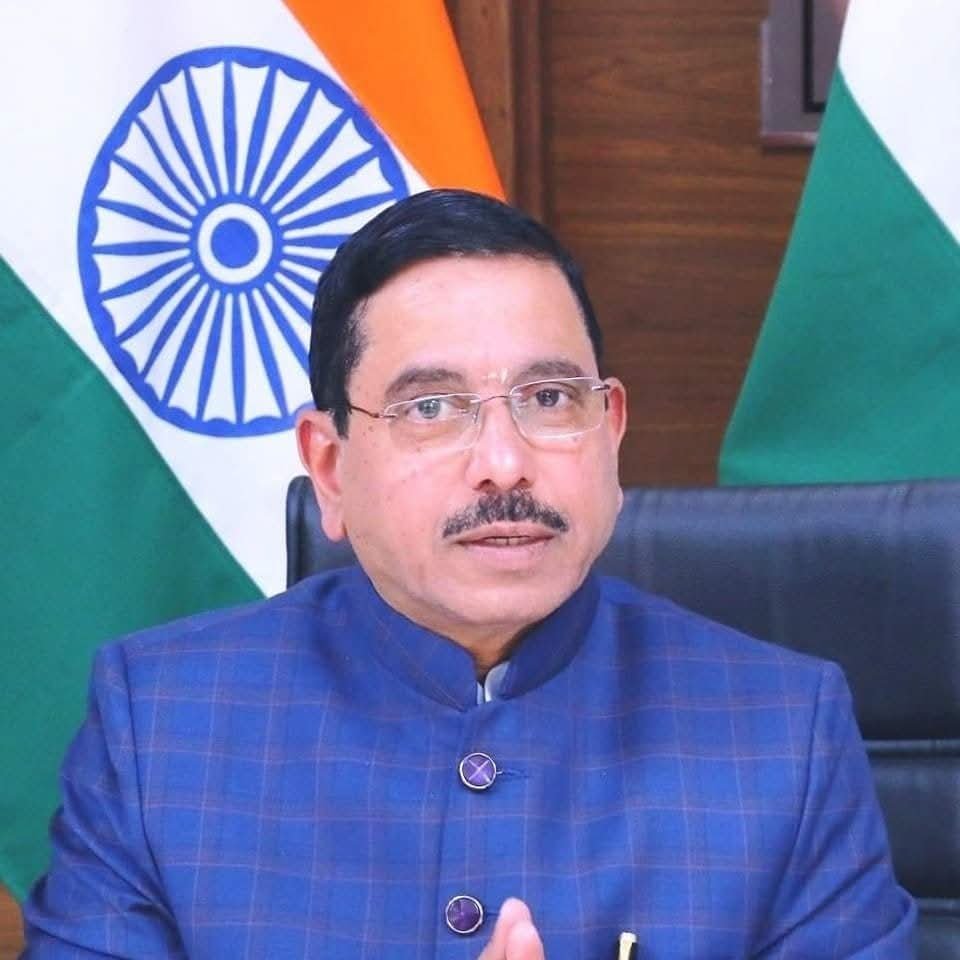 devendrapbh's tweet photo. वरिष्ठ भाजपा नेता आदरणीय प्रहलाद जोशी जी को केंद्रीय शिक्षा मंत्री बनाए जाने पर हार्दिक बधाई शुभकामनाएं। https://t.co/o3hdp4OeVw