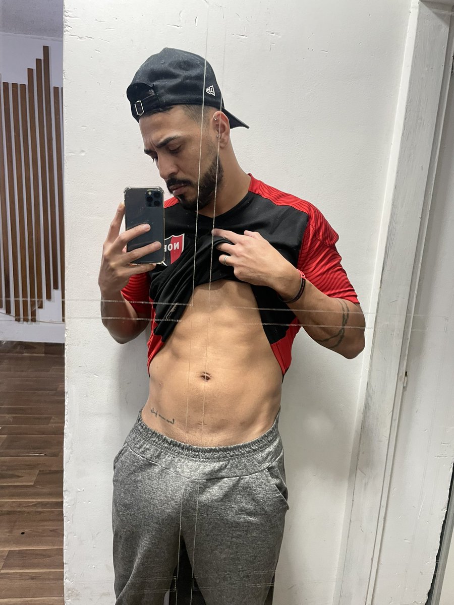 TorrielliLucas's tweet photo. Sábado gris /🍆 https://t.co/tOjZxTAC1b