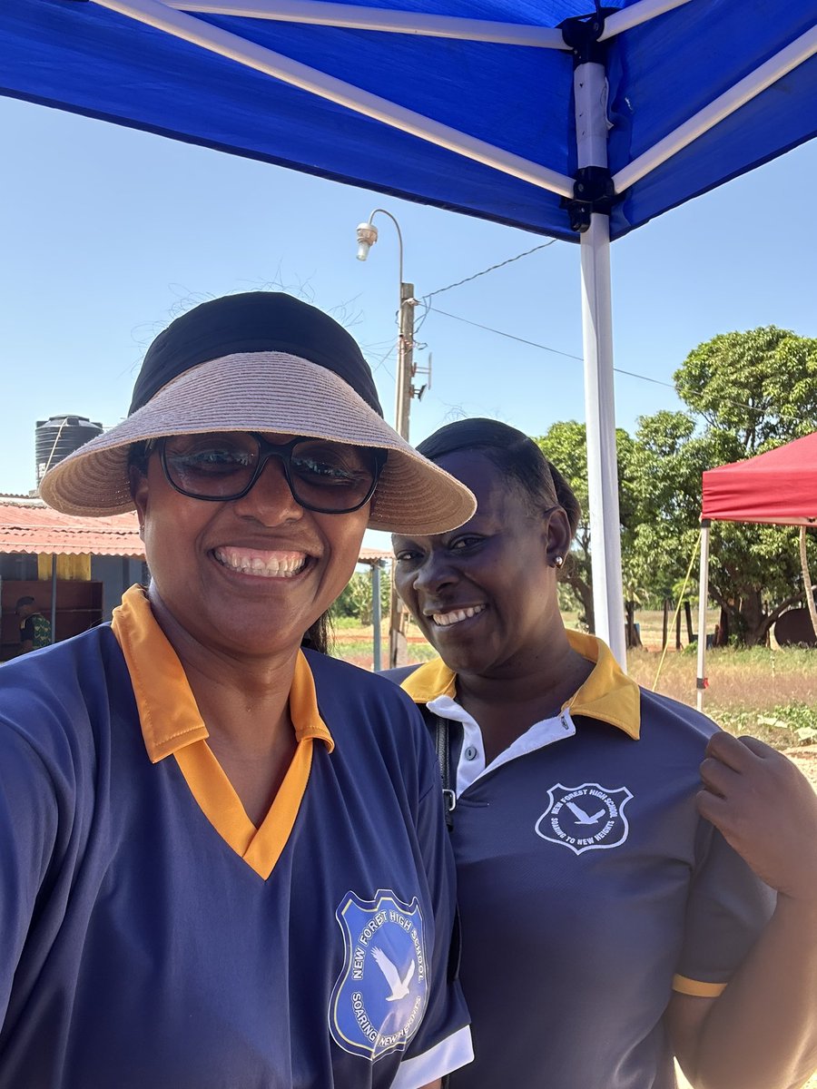 tkmsingh's tweet photo. Kayβs Mobile Health Fair π₯π₯π₯π₯New Forest Manchester π₯π₯π₯lap top donated by Nari WilliamsSingh- I love where I am from ππΏππΏππΏππΏ#NewForestHigh https://t.co/mg2SVOVC9l