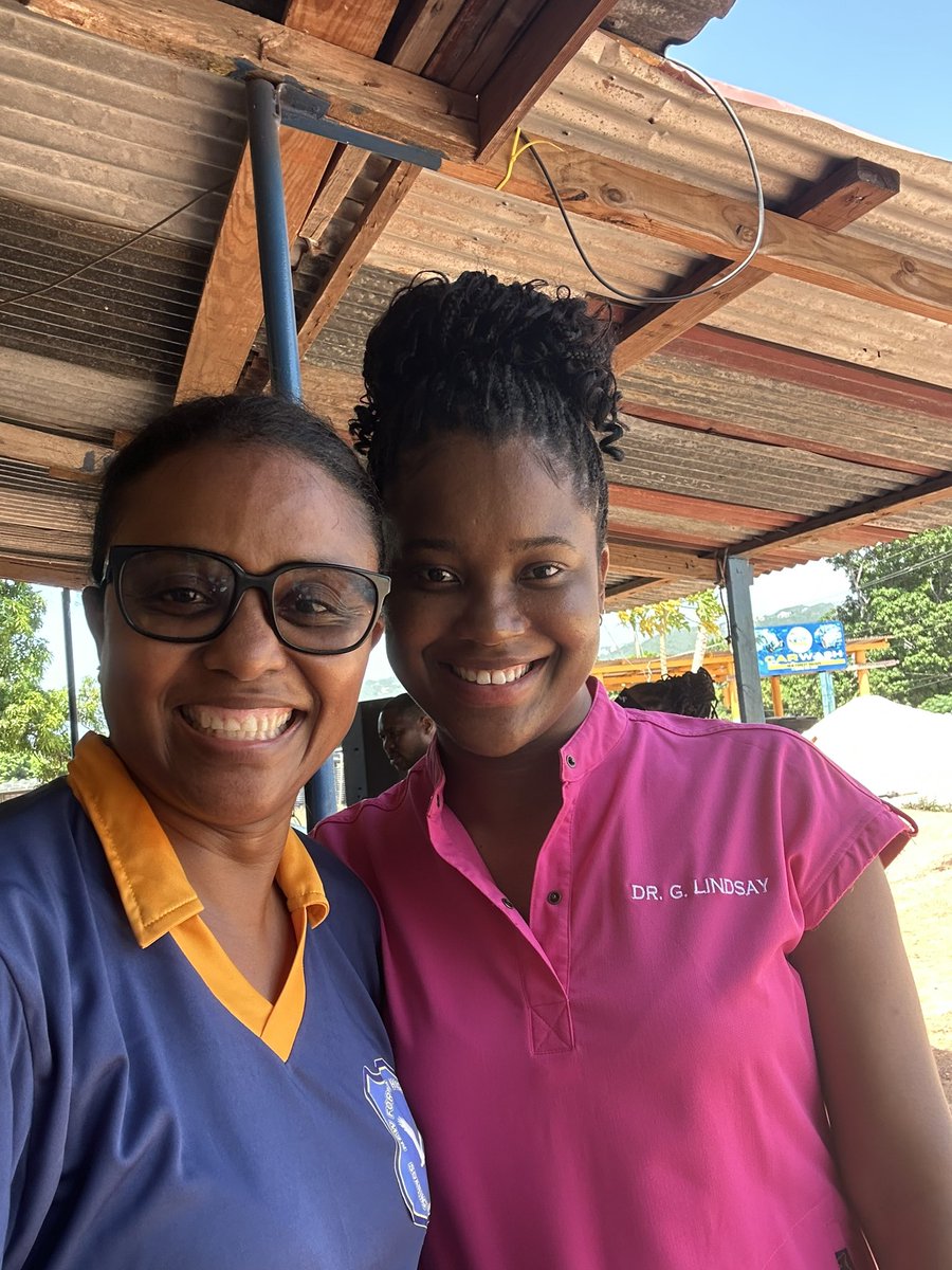 tkmsingh's tweet photo. Kayβs Mobile Health Fair π₯π₯π₯π₯New Forest Manchester π₯π₯π₯lap top donated by Nari WilliamsSingh- I love where I am from ππΏππΏππΏππΏ#NewForestHigh https://t.co/mg2SVOVC9l