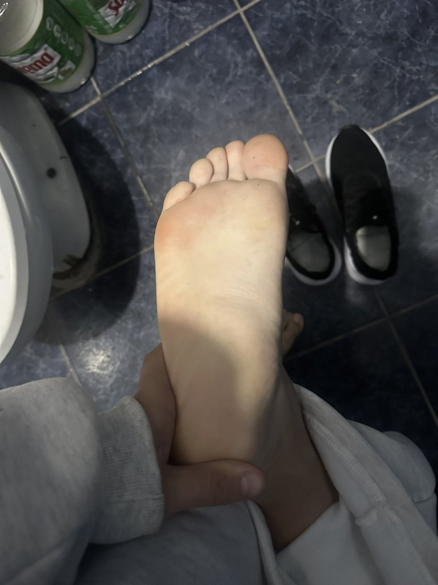 CashMasterqgg's tweet photo. Cadê os viadinhos pra ficar em baixo do meu pé?

Já sabe sua obrigação né, tributa agora!

https://t.co/HuASJkjsQV

#findom #paypig #Cashmaster #cashslave #slave
#sub #Capacho #otários #Moneyslave #moneyslavefr https://t.co/Af7JvH06LX