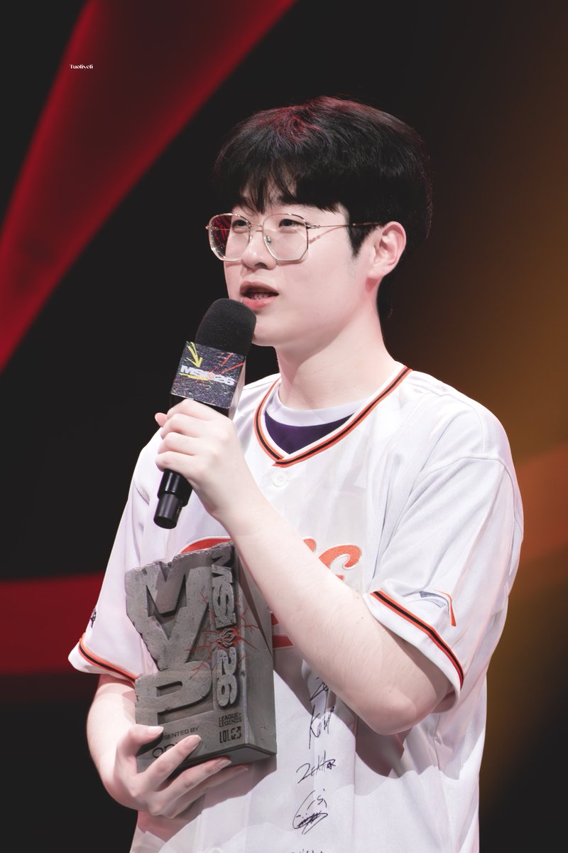 Tuoliyeli's tweet photo. 260712 MSI Final

#Zeus #제우스 #최우제 https://t.co/z8NASG2b85