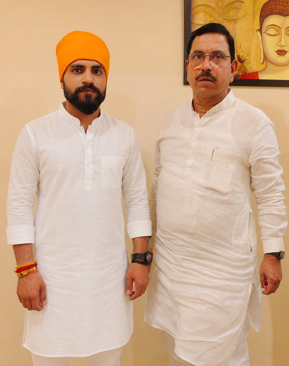 mithundubeybjp's tweet photo. केंद्रीय कैबिनेट मंत्री माननीय श्री @JoshiPralhad  प्रह्लाद जोशी जी को  #शिक्षा_मंत्रालय का प्रभार सौंपे जाने पर हार्दिक बधाई एवं शुभकामनाएं।

@mithundubeybjp @narendramodi @AmitShah @JoshiPralhad @BJP4India @BJP4Bihar @BJP4UP @BJP4MP https://t.co/V9a1Tzy5CA