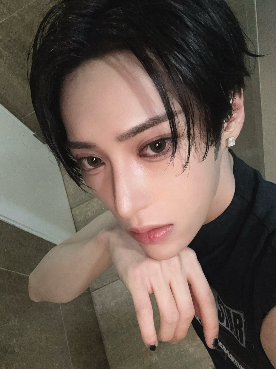 summercollects's tweet photo. @ALD1_official Crazy https://t.co/9NbQVjmNeR