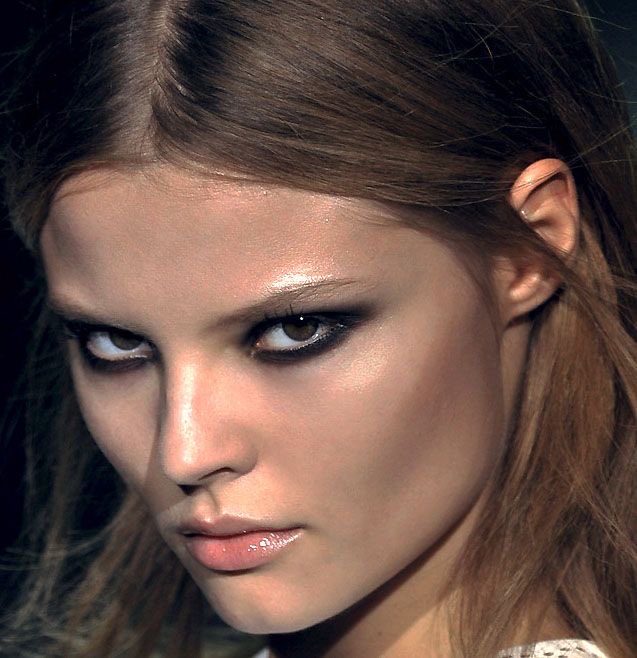 saintdemie's tweet photo. fabulous, dramatic, slightly intimidating smokey eyes… exactly! https://t.co/KOpIyFTxZo