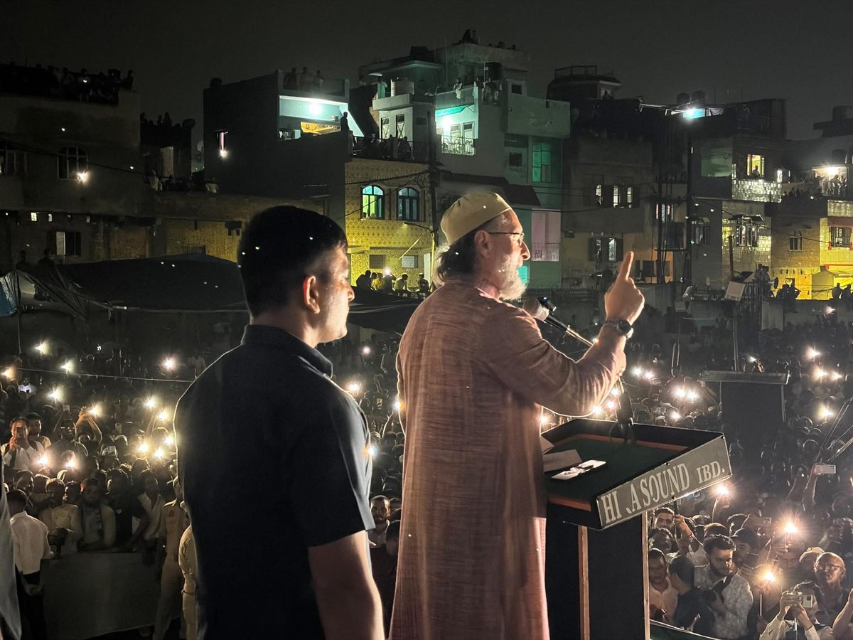 jameelwecan's tweet photo. Me yaha neta banne nhi ap sabko neta banane aaya hu 
@asadowaisi sahab today at Moradabad https://t.co/hJsgD7lhcC
