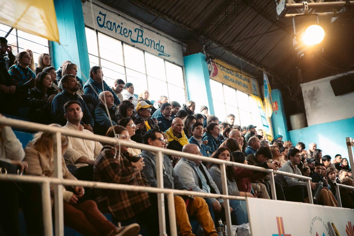 JavierGarcia_Uy's tweet photo. En este Congreso Nacional de @alianzapaisuy, compañeros y militantes de cada rincón del Uruguay comparten sus realidades, desafíos y propuestas.
Porque las mejores decisiones nacen de escuchar a la gente. https://t.co/8hXMcdKsAj