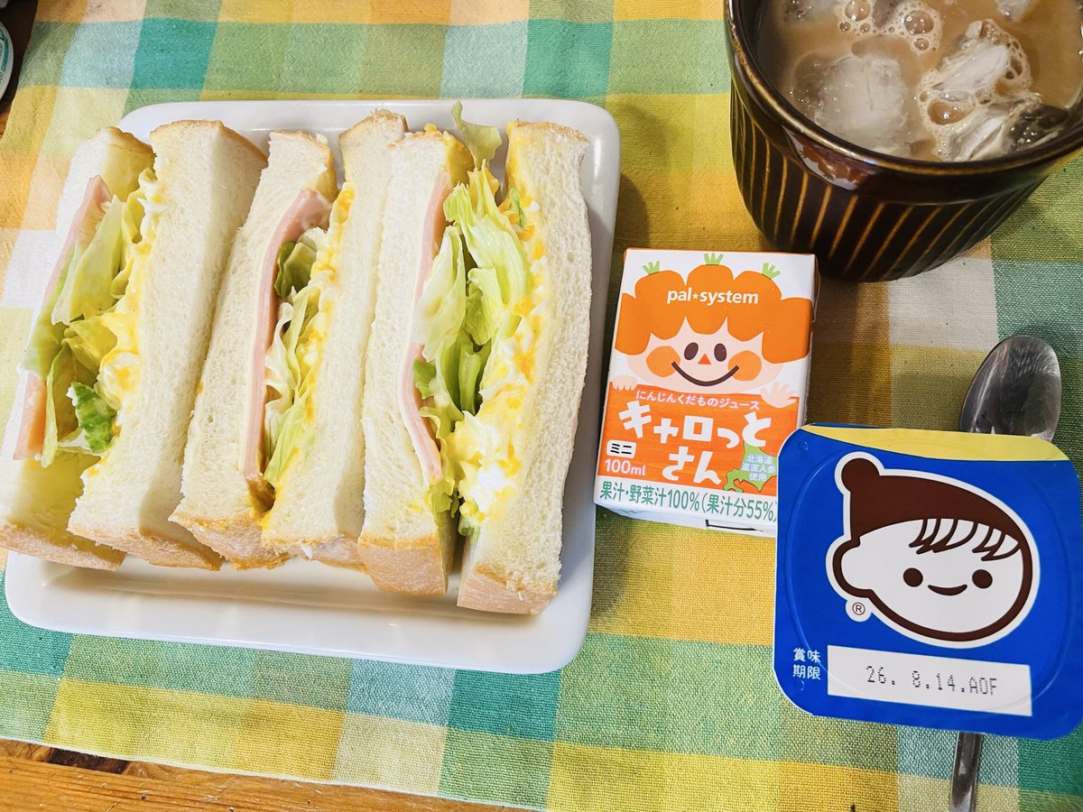 MamaObento's tweet photo. #朝ごはん
7/25 
卵サンドとハムチーズレタスサンド
ギリシャヨーグルトとバナナ
リンゴジュース

私はミックスサンド
キャロットさん
糖質オフチチヤスヨークグルト
アイスカフェオレ https://t.co/d7irtsIrW5