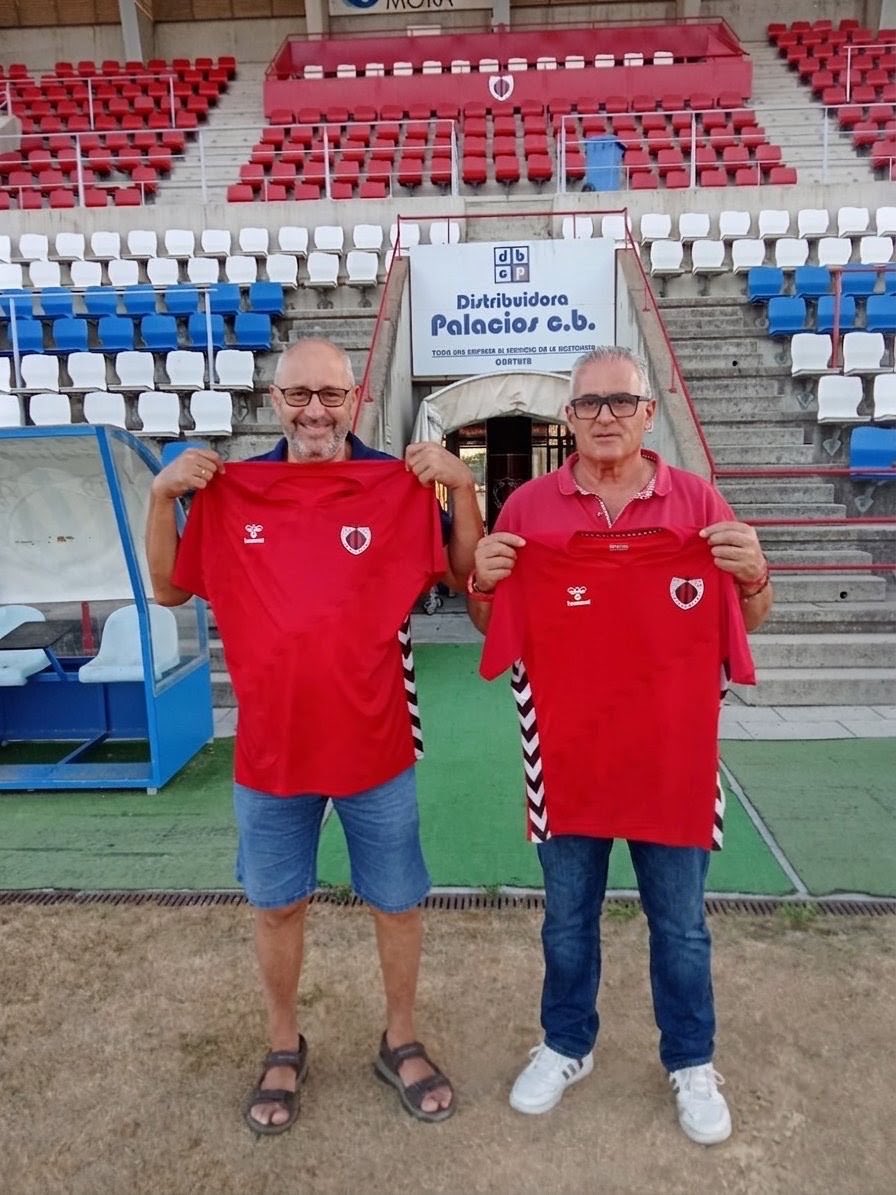 AD_Cartaya's tweet photo. TRES NUEVOS MIEMBROS SE INCORPORAN A LA JUNTA DIRECTIVA.

Tres nuevos miembros se suman a la Junta Directiva de la Agrupación Deportiva Cartaya, con mucha ilusión y ganas de trabajar por y para el club.
🤝 Gloria Ruiz 
🤝 Marga Ruiz 
🤝 Joaquín Camacho

¡Bienvenidos a la familia! https://t.co/BdoChfbHJ8