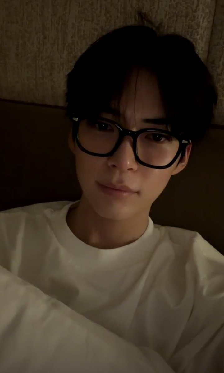han1been_'s tweet photo. 새벽쌩얼라방 ㄴㅁ 조으내..🤍 https://t.co/Zd3vOpbsw0