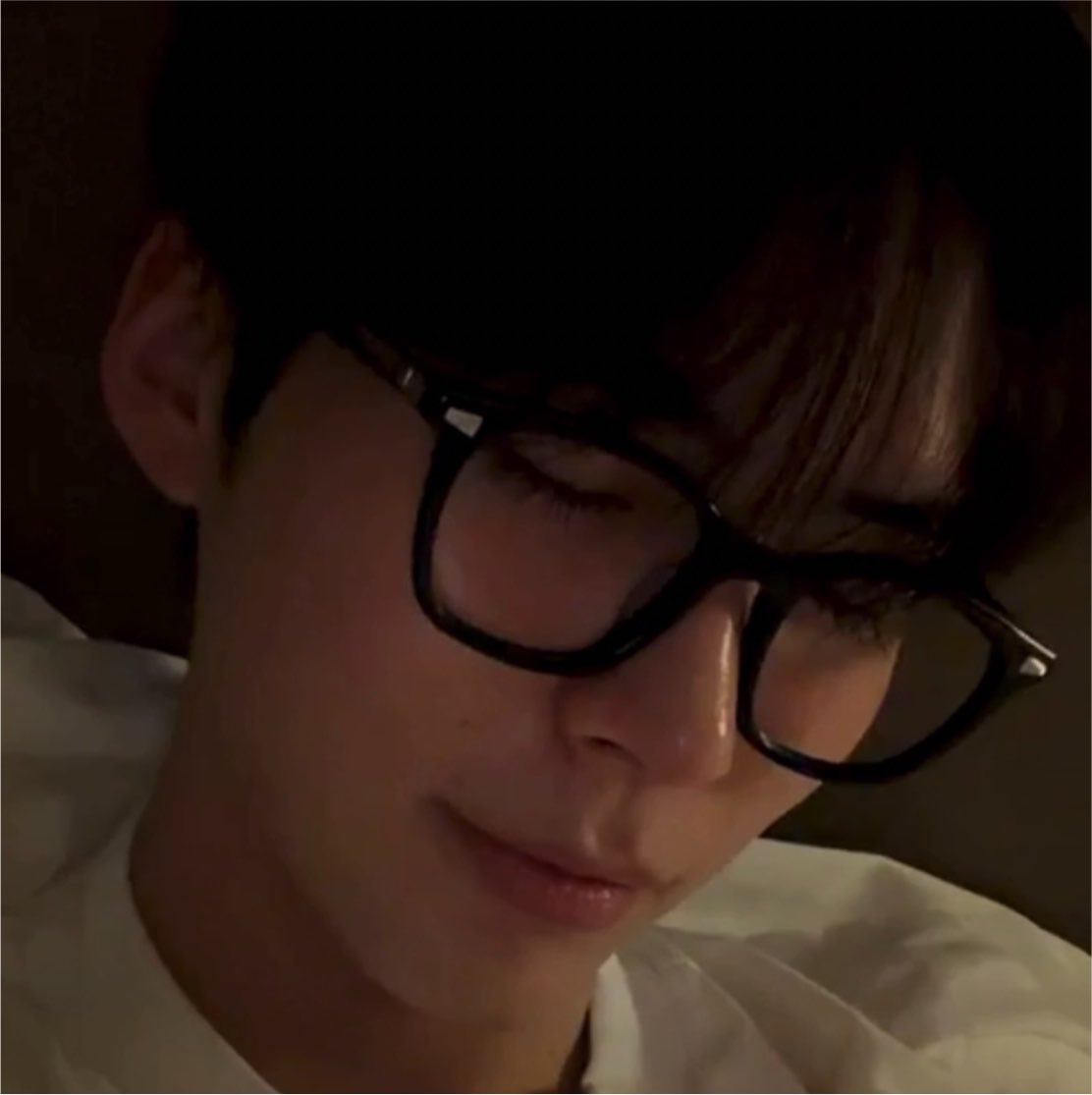 1uvbini's tweet photo. ㅅㅎㅂ 포기리스트: 메타몽, 야채찜, 된장포스, 체크셔츠
    ㄴ 👤 하나도 안 포기했잖아.
             ㄴ 🐱 드르렁. 

아개웃ㅆ https://t.co/vI2eHBoGIt