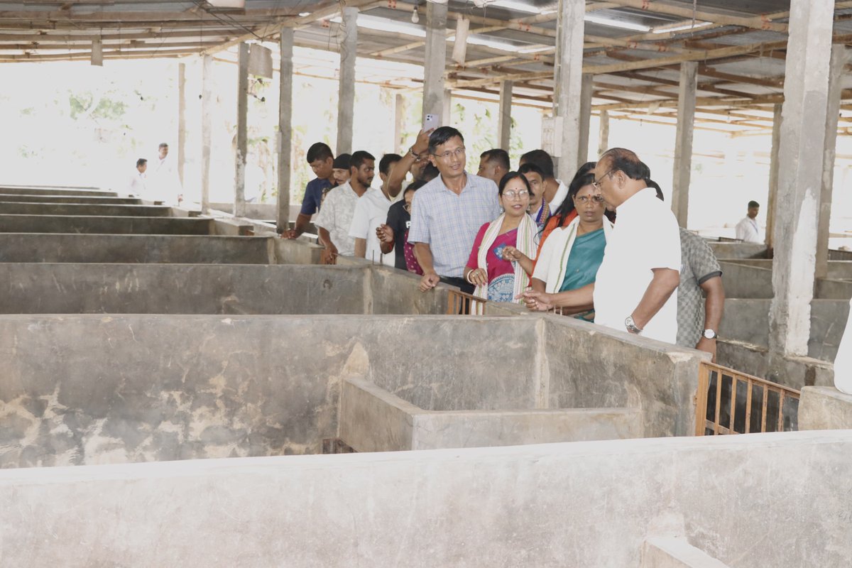 TripuraGovernor's tweet photo. Hon'ble Governor Shri Indra Sena Reddy Nallu  visited the Debnath Pig farm and enterprise of Rupam Debnath at Jubarajnagar  R.D. Block in North Tripura District. https://t.co/MypiPKNLU6