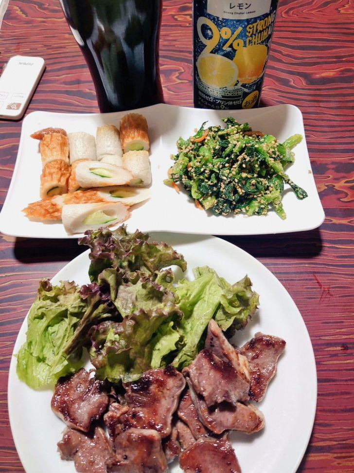 KuceMert's tweet photo. ちなみに物販ではかえでさんとゆうのすけさんに対応してもらってワンマンのフライヤーもいただきました！ありがとう https://t.co/BUhCHQqmZW