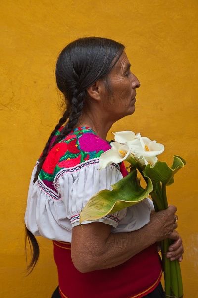 starswredible's tweet photo. ya dejen de incluir mayormente a personas blancas para tratar de convencer a otros que esa belleza “representa” a méxico cuando la blancura solo es menos de un 20% de nuestra población https://t.co/6AIR5vsX3Y