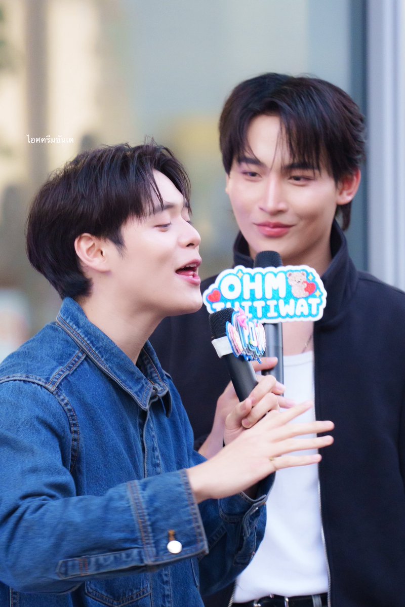 sundae223's tweet photo. บางทีพี่ก็อยากให้โอห์มหันมามอง ฟค. ตาดำๆ บ้าง 😩

3RD FANSIGN WITH OHMPOON

#โอห์มปูน #OhmPoon
#Ohmthitiwat #poon_mit12 
#งานมหกรรมนิยายนานาชาติ2026xOhmPoon https://t.co/dfKOQHPSba