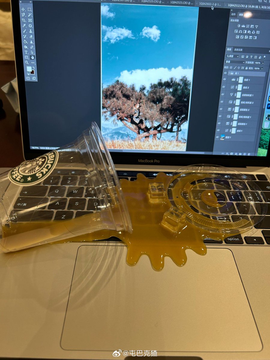 PamelaOrtihdym's tweet photo. 刚把这周的报表整理完，摸鱼喝杯热咖啡，下午继续冲～ https://t.co/4afybA2ZjZ