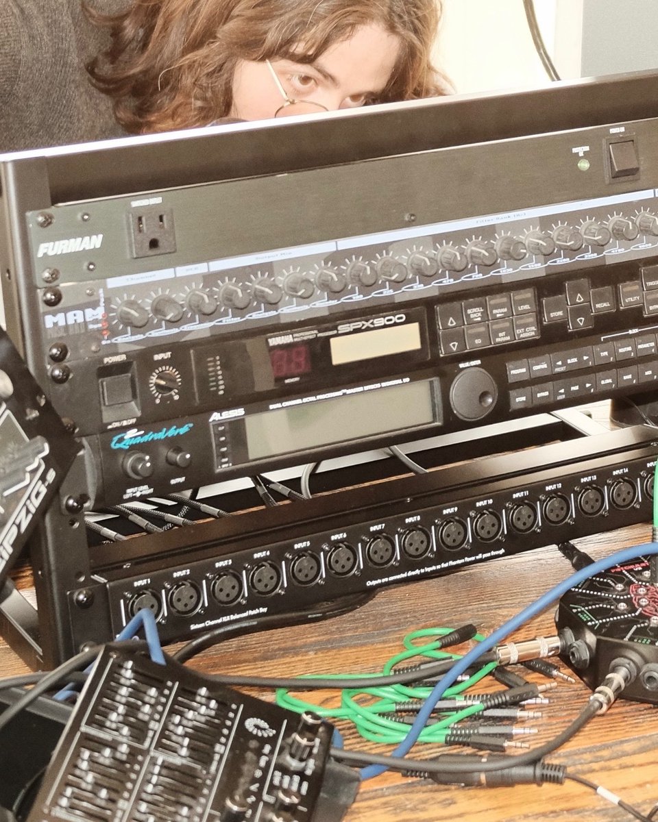 diiv tweet media