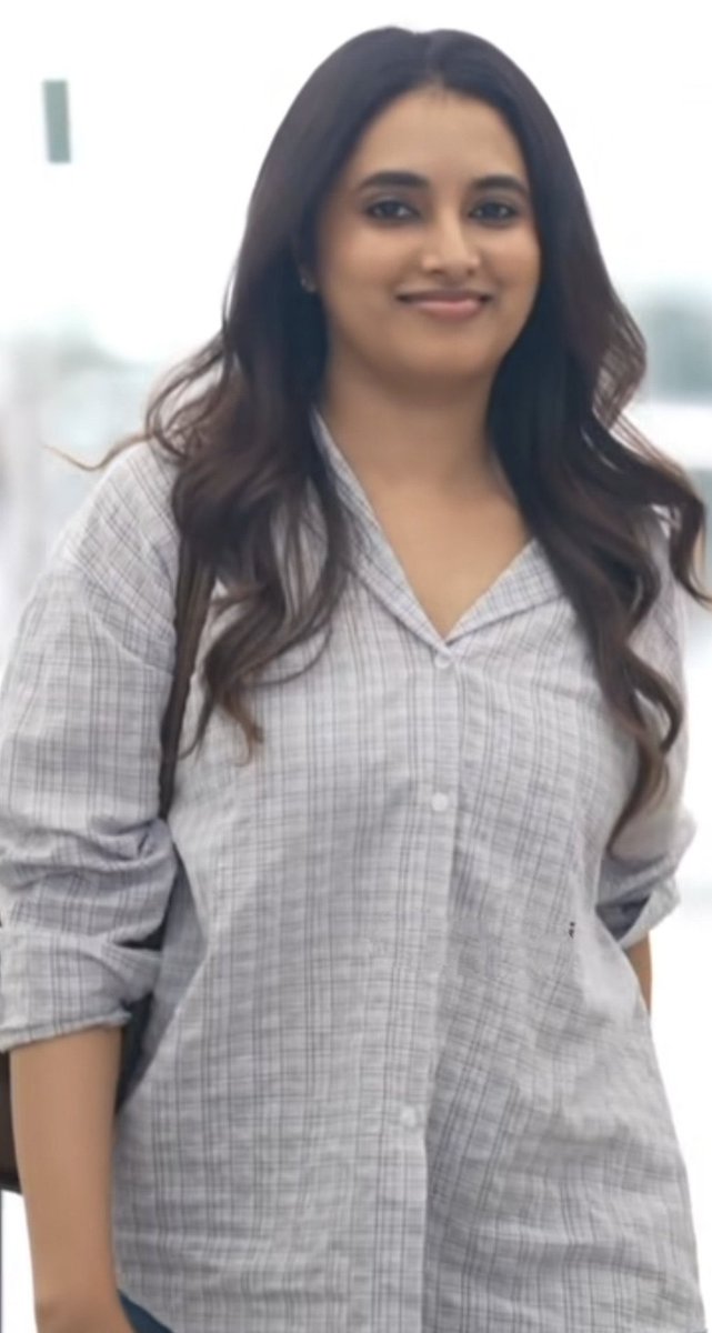 Kundiveerann's tweet photo. Wifey Pammy😍
Nalla koluthuta🤤
Moratu olu pola😝 
Imagine that kolutha odambu as amanakundi ahhh🔥 https://t.co/C4R9f8wduD