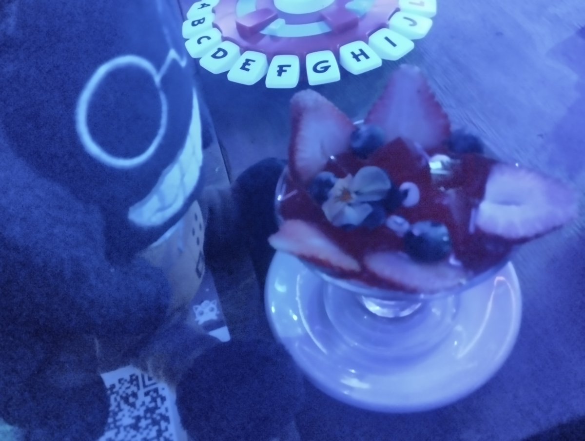 documentforbive's tweet photo. Birthday with My wife https://t.co/RZSQ1gBUmc
