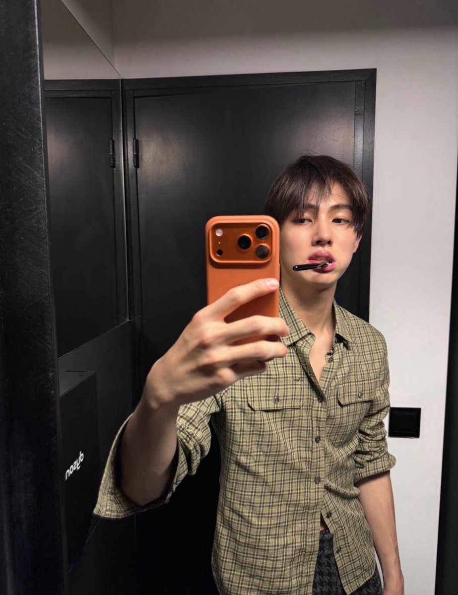 rina tweet media