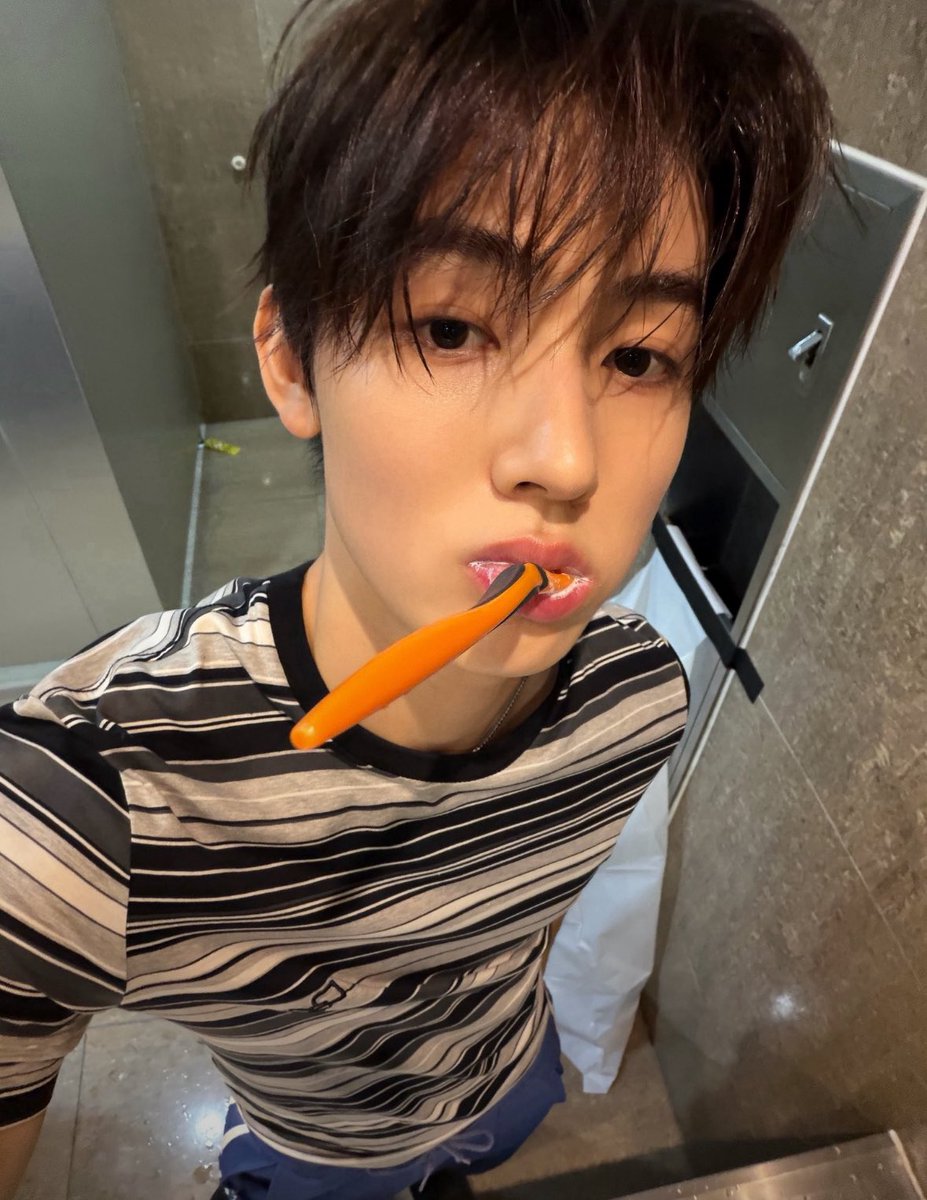rina tweet media