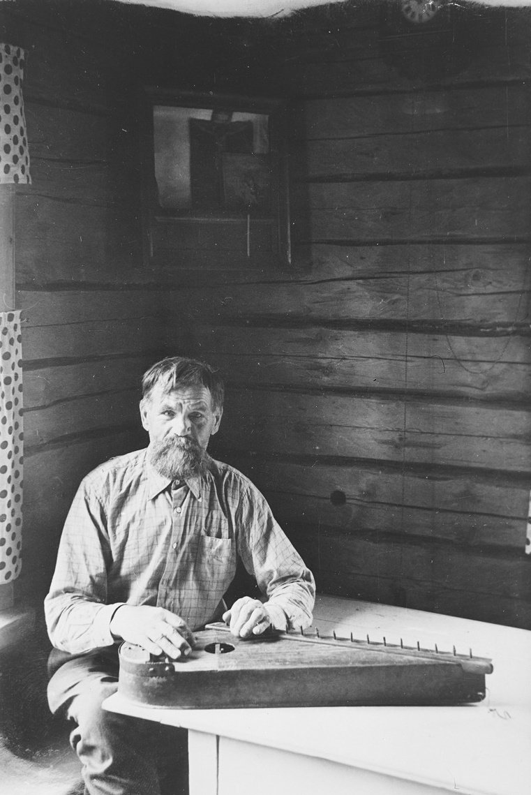 LambentLucien's tweet photo. Rune singer and bear-slayer Jeyssei 'Bear Killer' Pyy from Ägläjärvi (modern day Russian Karelia).

The epithet is exactly what it sounds like — no more, no less: Jeyssei slayed a bear in his lifetime.

He was dual-specialty combat bard. https://t.co/DSaas9gfG6