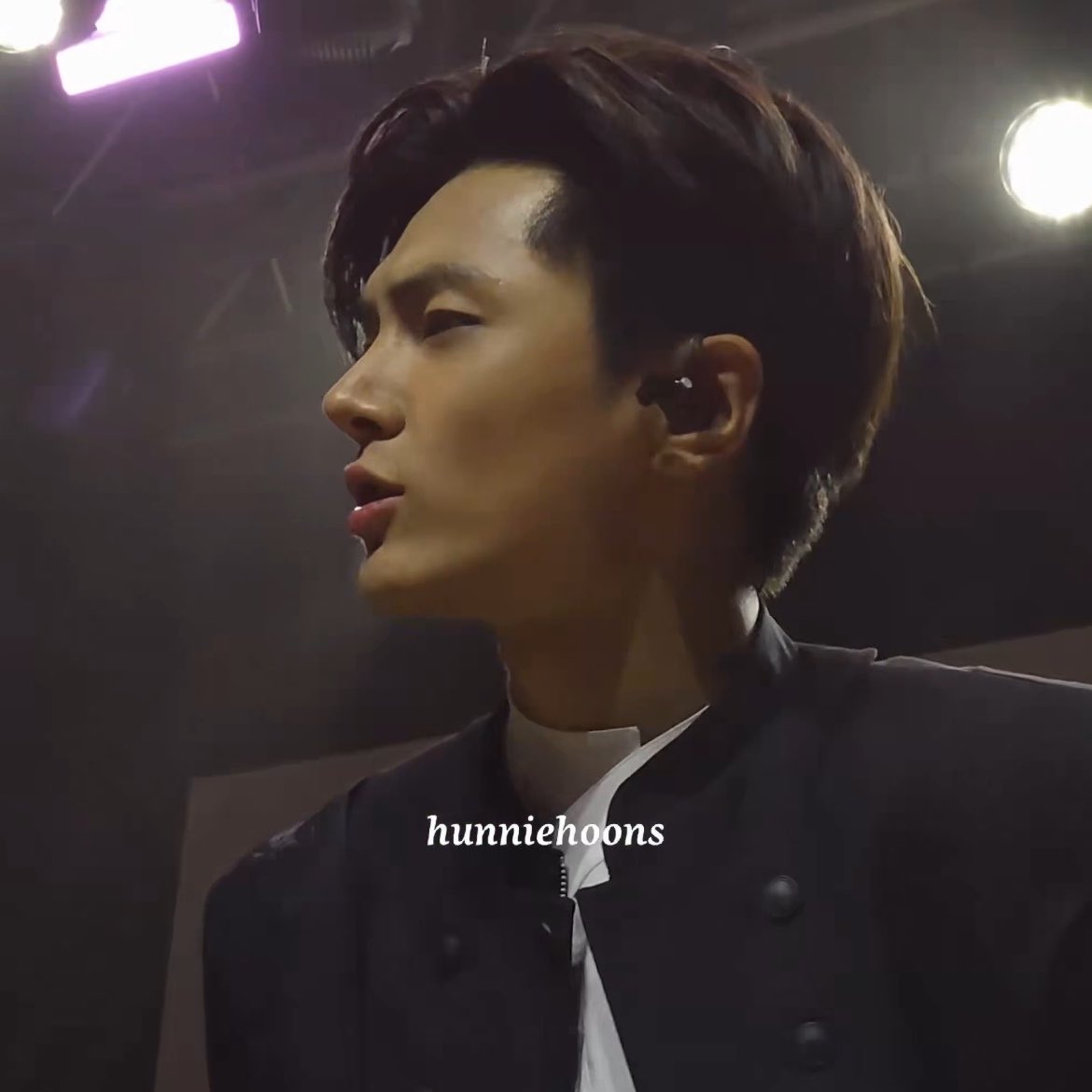 starsbyjay's tweet photo. the honey skin :’] so gorgeous https://t.co/Y6ubzxpDI5