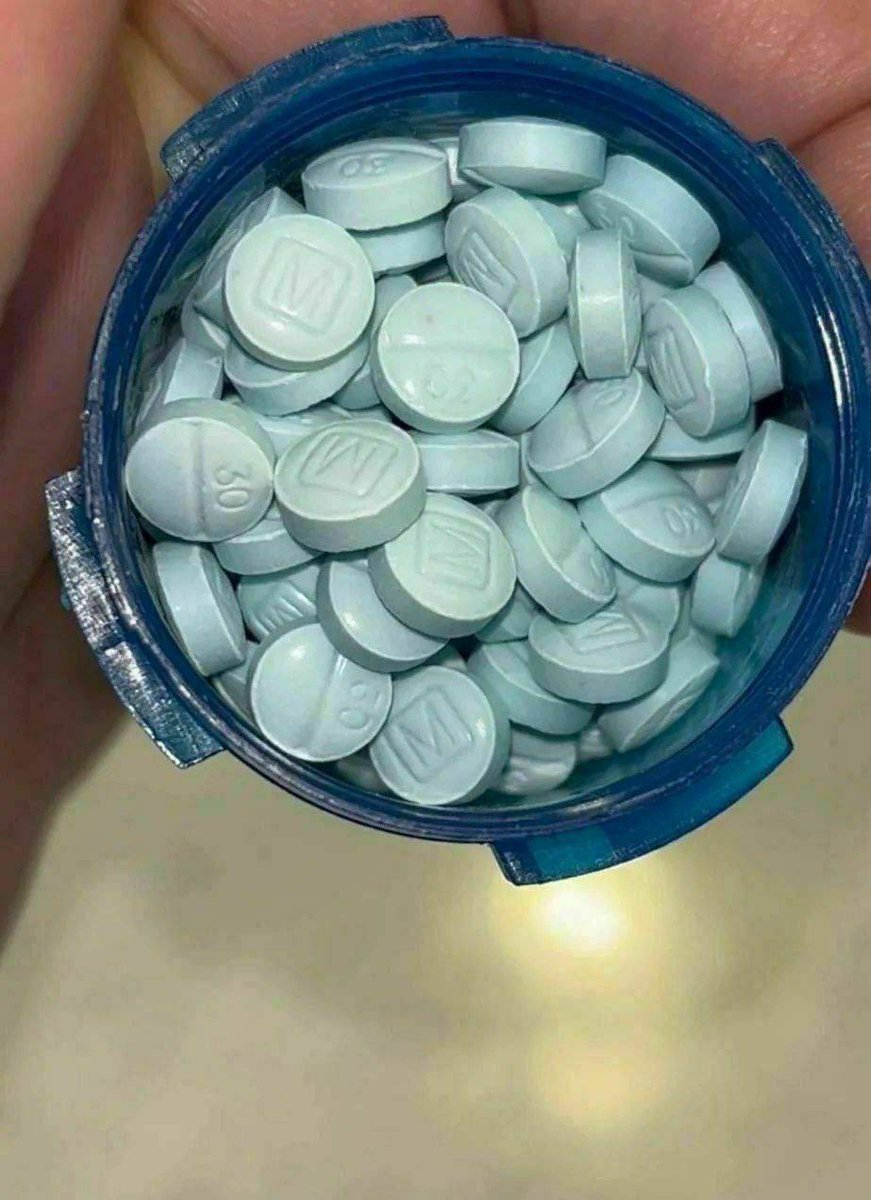 mobileplugu1's tweet photo. DIESEL DEAL
Pre rolls
Available HMU
📍deliveries on going
#weed #Alaska #alaskaweed #Kissimmeet #Miami #Davenport #Poinciana #Disney100 #florida #LenaThePlug
#CannabisCommunity #tampa #stoners #plug #plugs #plugins #billionair #futurebillionaire #billionaireslifestyle #billionia https://t.co/8sigyYfKFc