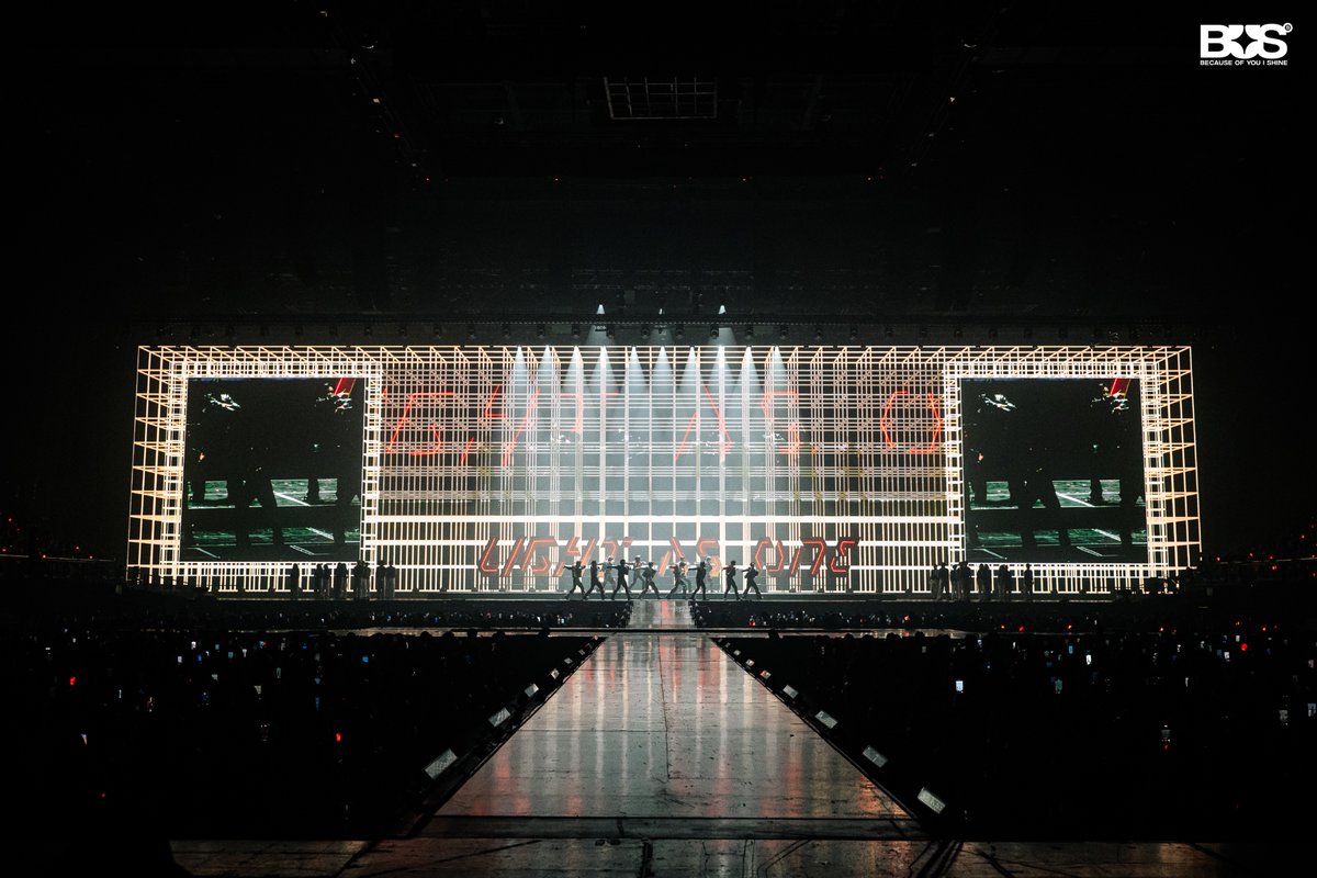 BUS_SONRAY's tweet photo. #BUS_LIGHTASONE_D2 จบลงอีกหนึ่งวัน 💙
ขอบคุณทุกคนที่มาเติมเต็มวันนี้ให้พิเศษมาก ๆ
ได้เจอทุกคนทีไร เหมือนได้ชาร์จแบตให้พวกเราทุกครั้งเลยครับ 🫶🏻
พักผ่อนกันให้เต็มที่ แล้วมาเจอกันอีกครั้งในวันสุดท้ายนะครับ ✨ (1/3)

#BUS_LIGHTASONE
#BUSbecauseofyouishine https://t.co/OGT6UKDWyh