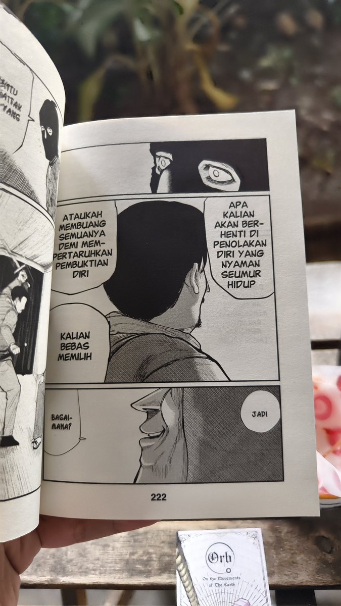 mediocook's tweet photo. Seru bgt ternyata baca komik fisik edisi bind up karena halamannya buanyakkk

Tapi ttp aja kalo translasi &amp; konsistensinya nggak improve di vol 2, aku bakal nahan beli 🥲 https://t.co/hKVTQj4Dom