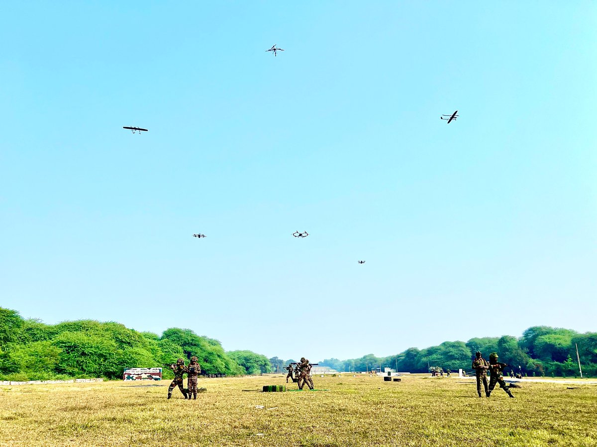 artrac_ia's tweet photo. 𝐓𝐡𝐞 𝐈𝐧𝐟𝐚𝐧𝐭𝐫𝐲 𝐒𝐜𝐡𝐨𝐨𝐥, 𝐌𝐡𝐨𝐰

The first Advance Drone Pilot Training Course for Infantry Non Commissioned Officers concluded at The Infantry School on 25 July 26.

The aim of the course was to impart advanced technical and tactical training in drone operations to selected Non-Commissioned Officers, enabling them to plan and execute independent and integrated drone missions on the battlefield.

Brig MI Khan,VSM, Commander ,
Weapons and Trials Wing delivered the closing address and felicitated the award winners. Nk Shubham Pathania of JAK RIF  was adjudged the Best Student.

Facebook- https://t.co/bV0VH0P2ci

Instagram- https://t.co/j8fjUiRC0y

#JuniorLeaders
#ARTRAC
#IndianArmy
@adgpi