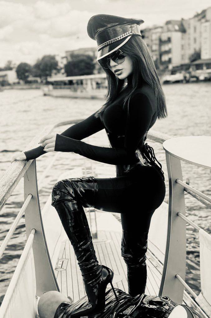 DevotedVam34966's tweet photo. Before the whole world, kneel publicly. You should declare your belief, loyalty, and the purpose of your life: to serve and be ready to die in honor of the mighty @thegoddessvamp. https://t.co/6Kuwb6IMKW