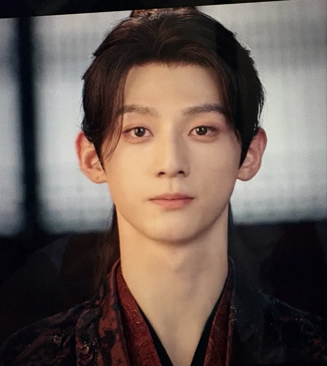 kdramalives's tweet photo. That’s literally jungkook i can’t unsee it whenever he appears on BOP😭 When i watched him on shine on me i never found him similar to jk tho, only here in BOP lmao https://t.co/vc0gVy9nYV