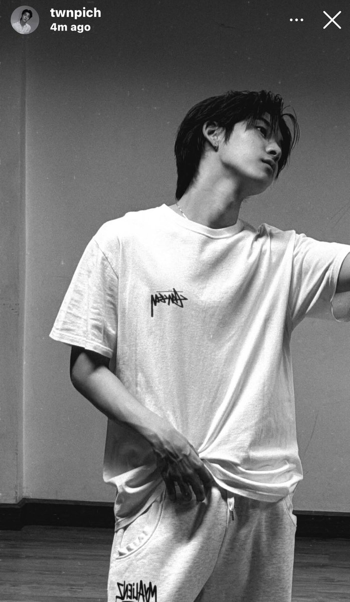 eeqlanwoil's tweet photo. พี่ยอมแล้ว เมะstussy 😭🙏🏻 https://t.co/Xw4VrfkvTG