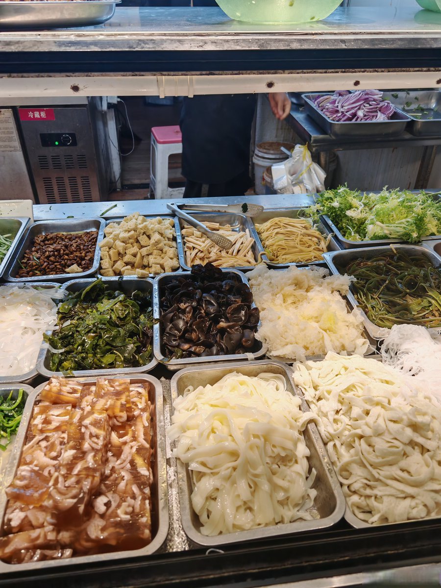 blueillusion77's tweet photo. Craving the ultimate late-night snack Warm, crispy Chinese fried skewers slathered with spicy cumin sauce hit different on this rainy street corner https://t.co/z8yVOUCBuP