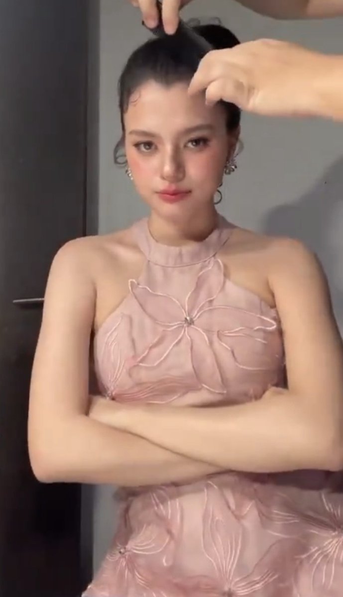 nangnang_gf's tweet photo. ชุดสวย รอลุคเต็มตัว �� https://t.co/HiuiORNGKh