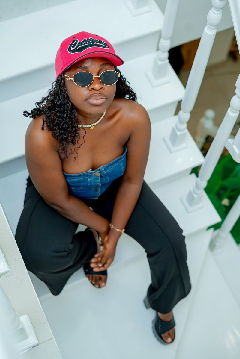 Mshonaviatu's tweet photo. Kuwa na hofu ya Mungu ndani yako ni kuamini kwamba BLESSED TILLAH ndo mwanamke mzuri kuliko wanawake wote humu twitter 

Kama unahisi kuna mwanamke mwenye kiuno kizuri kuliko hichi humu basi nione kwenye comment au quote nione picha yake https://t.co/R8z0B9UxkL