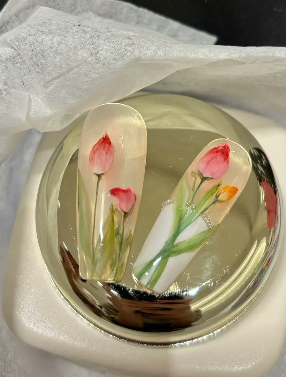 foamfiend89's tweet photo. New DIY resin keychain! Made with dried wild flowers u0026 clear resin  Simple, cozy, perfect for gifting small joys https://t.co/lBDRE24S8U