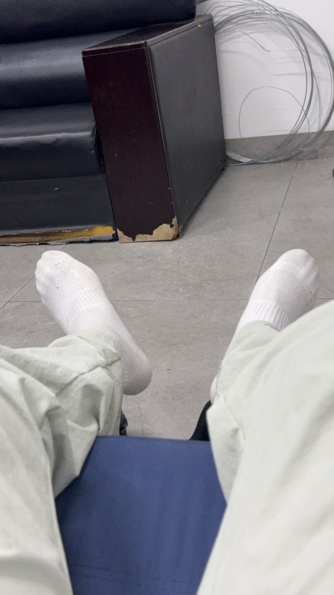 LliiiiSs7's tweet photo. 看到亲爹的脚脑子就被捅爆了 https://t.co/HgxxIi6eyR
