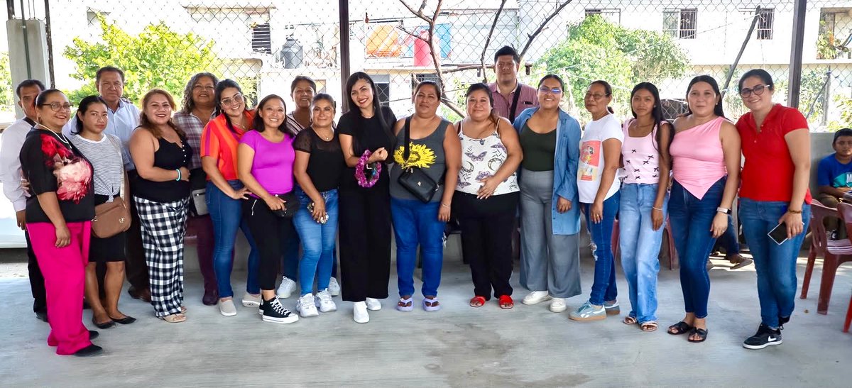 emmaoranteso's tweet photo. No hay reconocimiento más valioso que el cariño sincero de la gente. 🌺
Gracias por abrirme las puertas de su comunidad y, sobre todo, de su corazón. Sigamos adelante, trabajando con cercanía, compromiso y mucho amor por Tuxtla. 💜
#SeguimosAdelante #Tuxtla #EmmaOrantes https://t.co/D36lcSlxx5