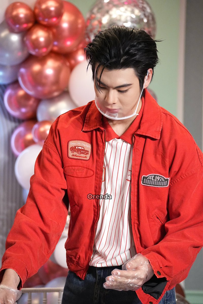 myOrenda_'s tweet photo. ❤️🧑‍🍳
#BSCLOCKITFITXTHEEWAVE 
#ท่านโปรดคลื่น #theewave #ธีร์เวฟ https://t.co/w7gbfAUoLs