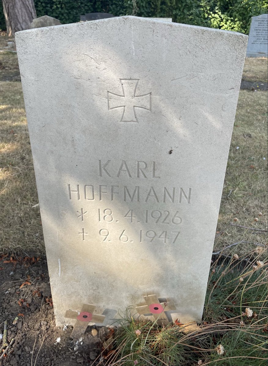 albymarch_alan's tweet photo. Stratford-Upon-Avon Cemetery @Volksbund
K.Hoffmann
O.Müller
E.Nuggel
W.Mäurer
#GermanArmy https://t.co/GJR7W6f5gH