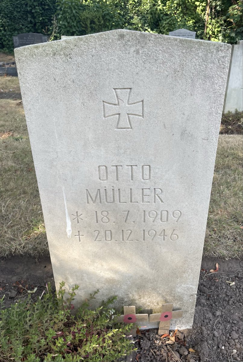 albymarch_alan's tweet photo. Stratford-Upon-Avon Cemetery @Volksbund
K.Hoffmann
O.Müller
E.Nuggel
W.Mäurer
#GermanArmy https://t.co/GJR7W6f5gH