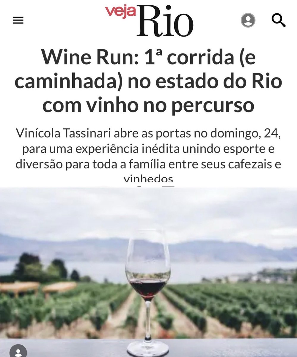 helemazevedo's tweet photo. Agora seguimos sentido contrário e vamos até São José do Vale do Rio Preto, que fica a uns 30 minutos de Teresópolis e conheceremos a incrível VINÍCOLA TASSINARI, em uma fazenda centenária e que divide o protagonismo tbm com o café — os dois cultivados na mesma fazenda, com premiações reconhecidas em ambos. 

A MAIOR carta de vinhos do Rio de Janeiro com muitos rótulos premiados. 

O meu rótulo preferido é o MARSELAN, é a única vinícola do sudeste que conseguiu produzir a uva com técnica de dupla poda. 

A visita é conduzida pela família proprietária, com a minha amiga maravilhosa a Laura, que capitaneia essa mudança da cultura cafeeira para a vinicultura, uma diva 🫶🏻 e tem brunch incluso, e o diferencial está exatamente aí: não é vinícola com café de apoio, é uma propriedade dupla, com peso nas duas culturas.

Detentora da PRIMEIRA WINE RUN do estado, uma corrida no meio dos vinhedos, sensacional 🩵

Telefone: (24) 99231-3872 
Insta @vinicola.tassinari 
Insta compra de café tassinarecafes (não tem expericia com o café, só com o vinho)