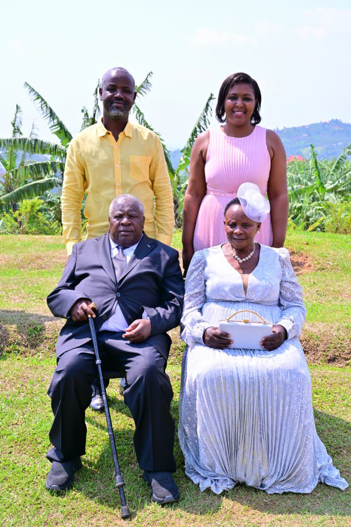 Thomas_Tayebwa's tweet photo. No bigger blessing than seeing your parents age gracefully. I joined my Dad Mzee Daudi Bangirana as he celebrated his 82nd birthday today at our family home in Bitereko, Mitooma. We give thanks to the Lord for this gift as a family. Happy birthday Mzee 🙏🙏 https://t.co/pn37f46NMX
