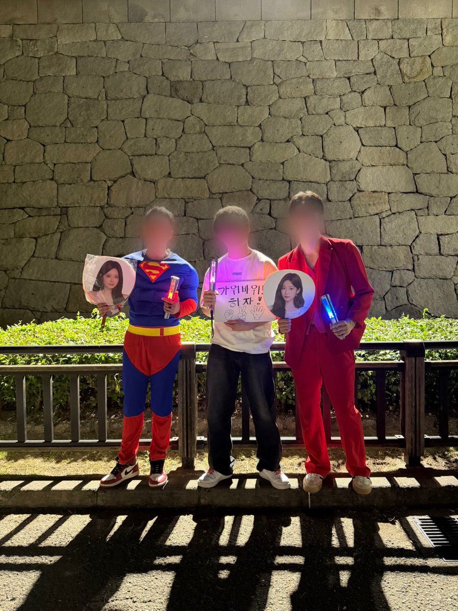 Hdraemonn's tweet photo. 日本公演1日目無事終了！
友達が神席当ててくれてファンサ祭りでした！クソ楽しかった
神奈川、静岡も楽しみ👍

 #LE_SSERAFIM  #PUREFLOW  #PUREFLOW_IN_JAPAN  #르세라핌 https://t.co/GM8LpEYCji