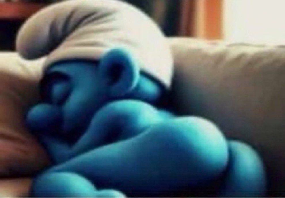 naelchat's tweet photo. Ma femme cadre qui m'entretient qui rentre du taff a 18h pour me voir comme ça dans le lit https://t.co/tTFUzsSXCY